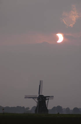 Molen met eclips